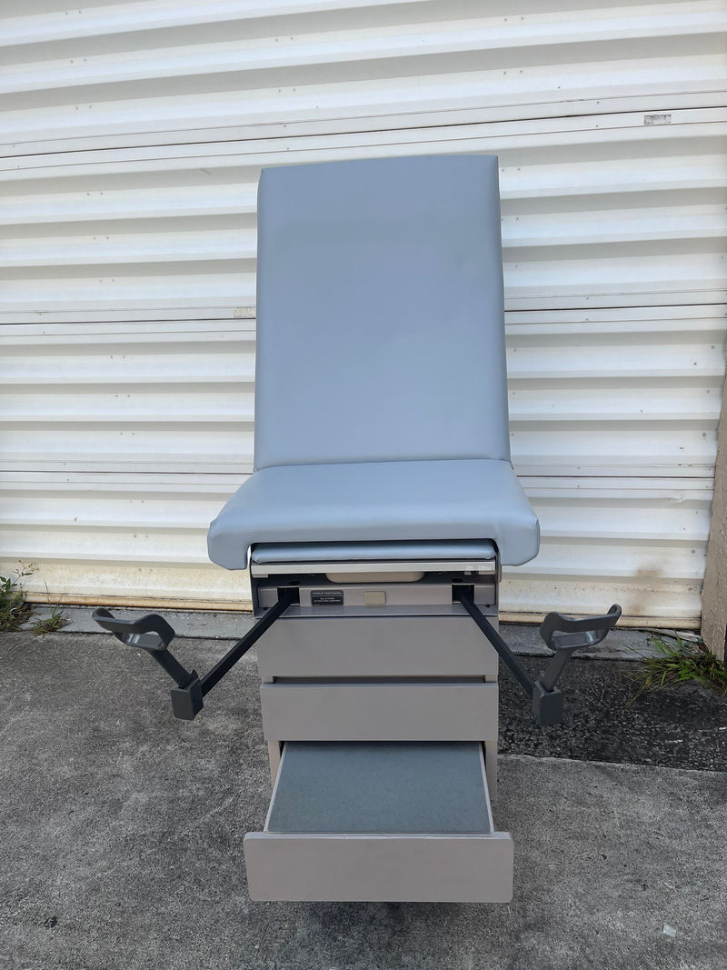 Midmark 104 Manual Examination Table Fully Refurbished w/  New Upholstery