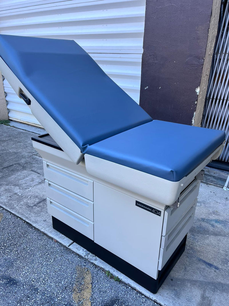 Midmark 404 Midmark 404 Exam Table - Fully Refurbished w/ Stirrups